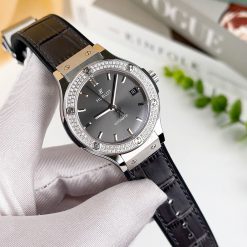 Đồng Hồ Hublot Classic Fusion Titanium Grey 38mm Viền Đá Đôi
