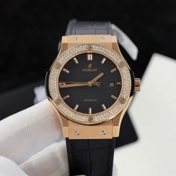 Đồng hồ Hublot Nam Rep 11 Size 42mm Classic Fusion Viền Moissanite