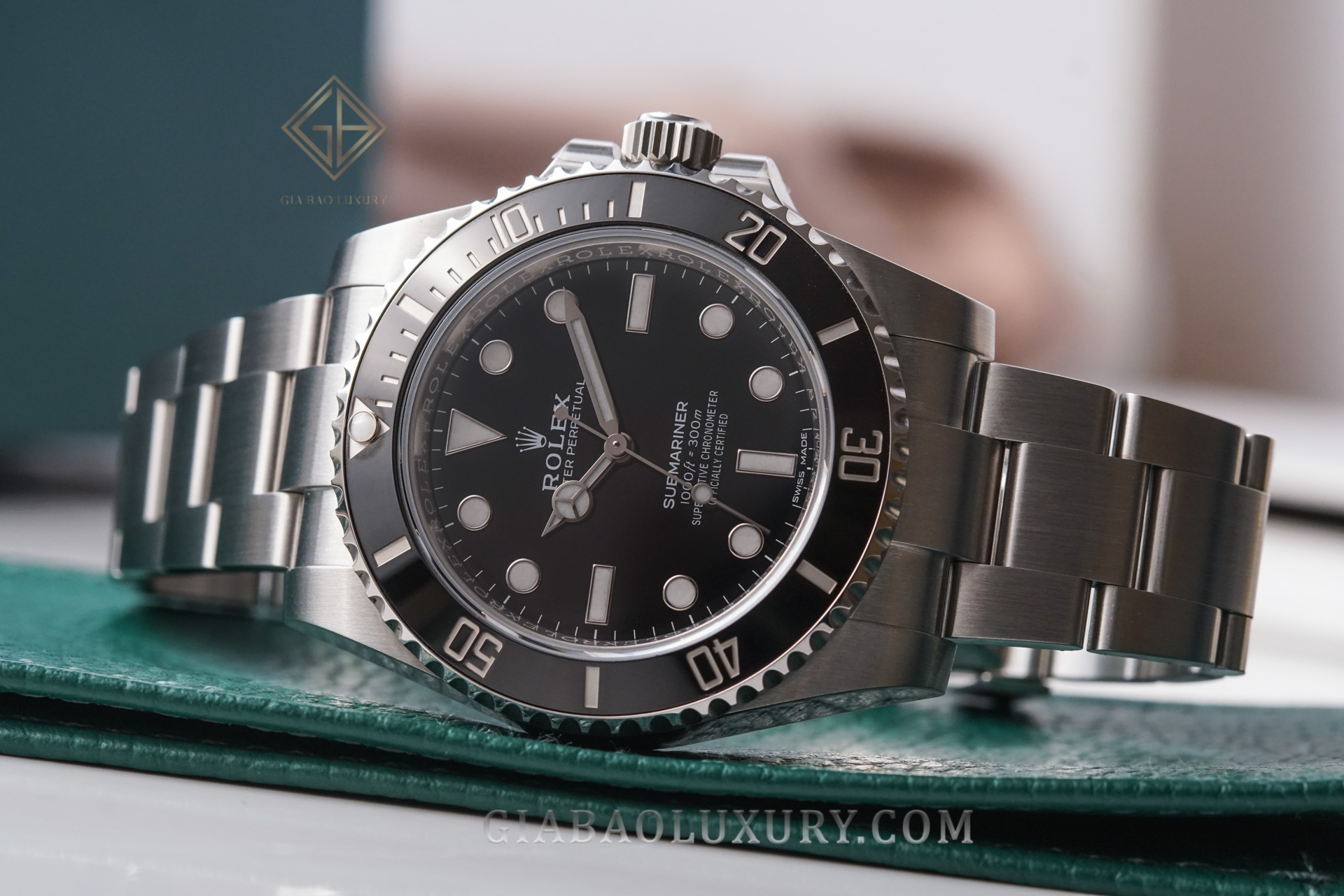 Đánh giá chi tiết thiết kế và hoàn thiện của Rolex Submariner 114060 ZZ Factory